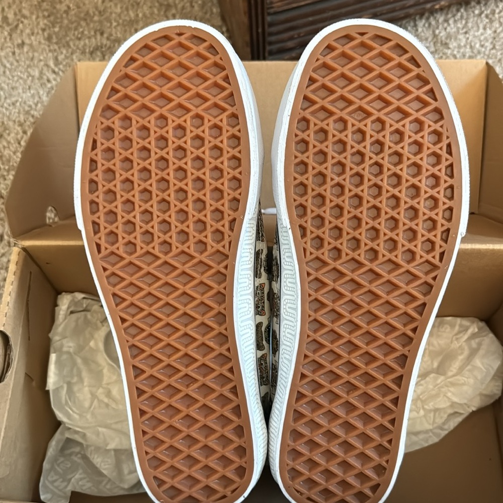 Vans - Picture 4 of 6